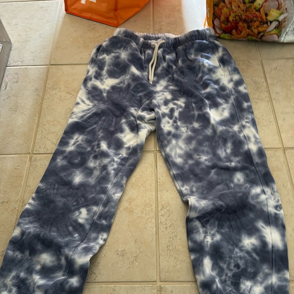 Old navy sweat pants and sweat shirt set